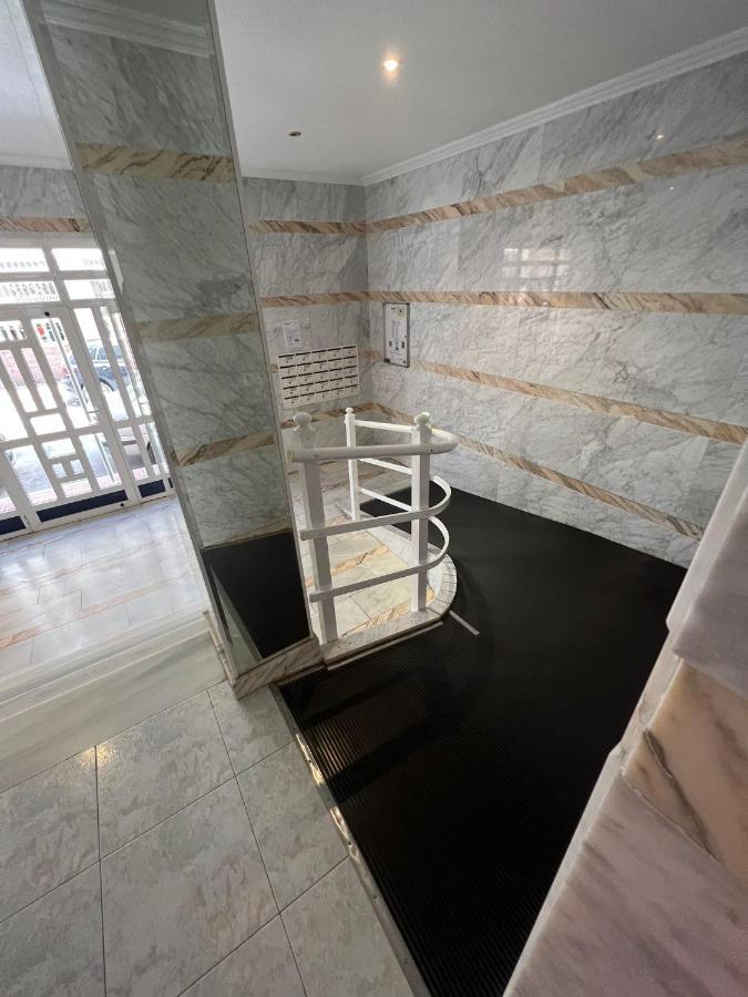 Luxury 2 Bedrooms Apartment With A Garage Torrevieja Esterno foto